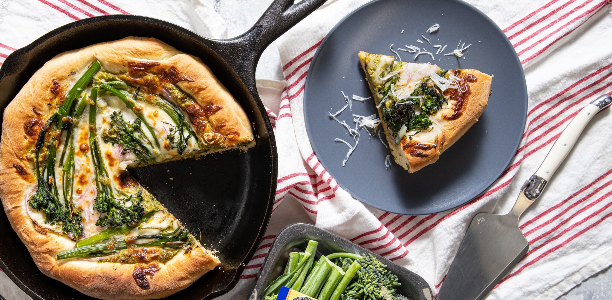 skillet pesto pizza